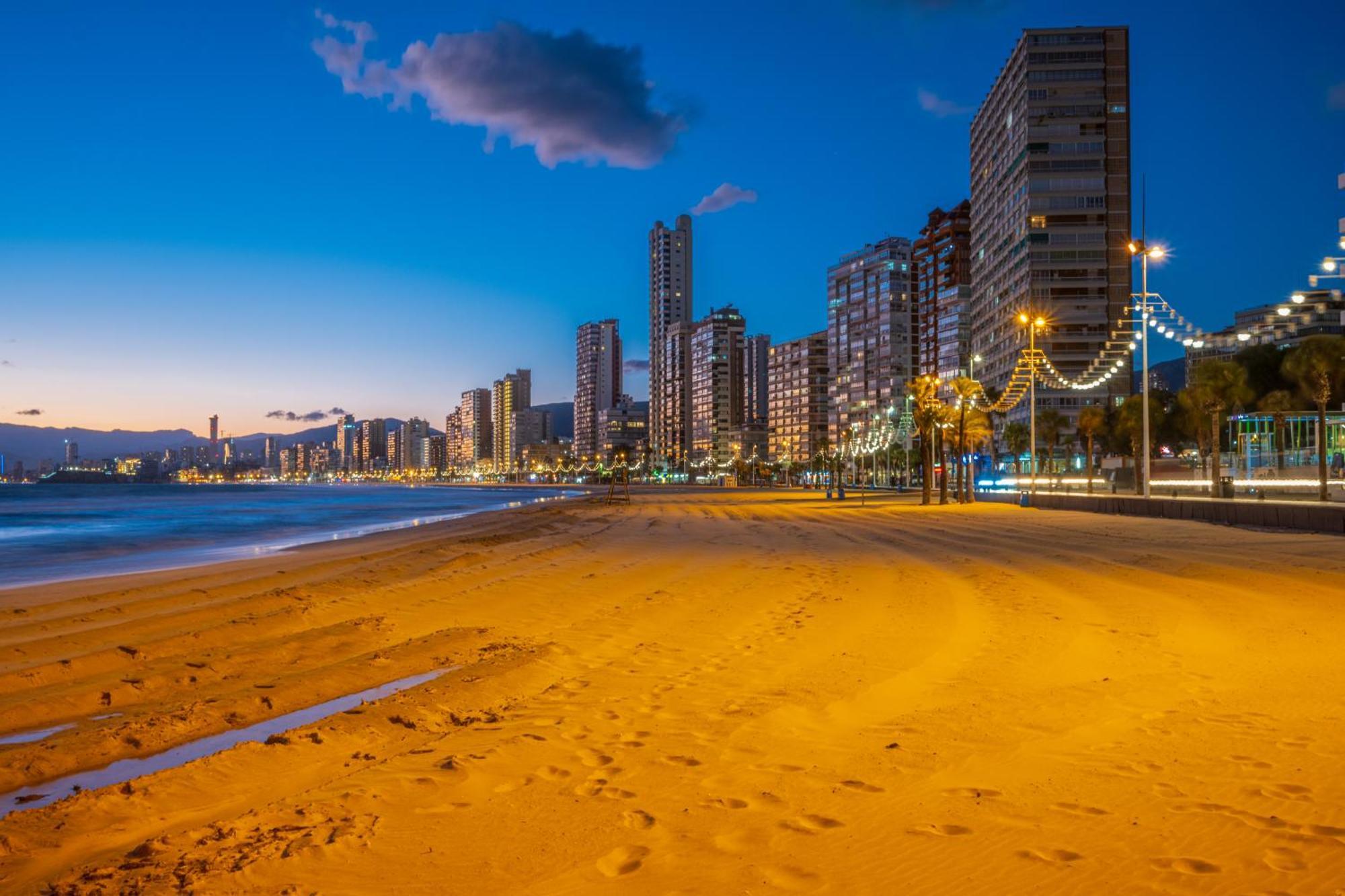 Three Bedrooms Apart In Benidorm Near Beach And Strip Exterior photo