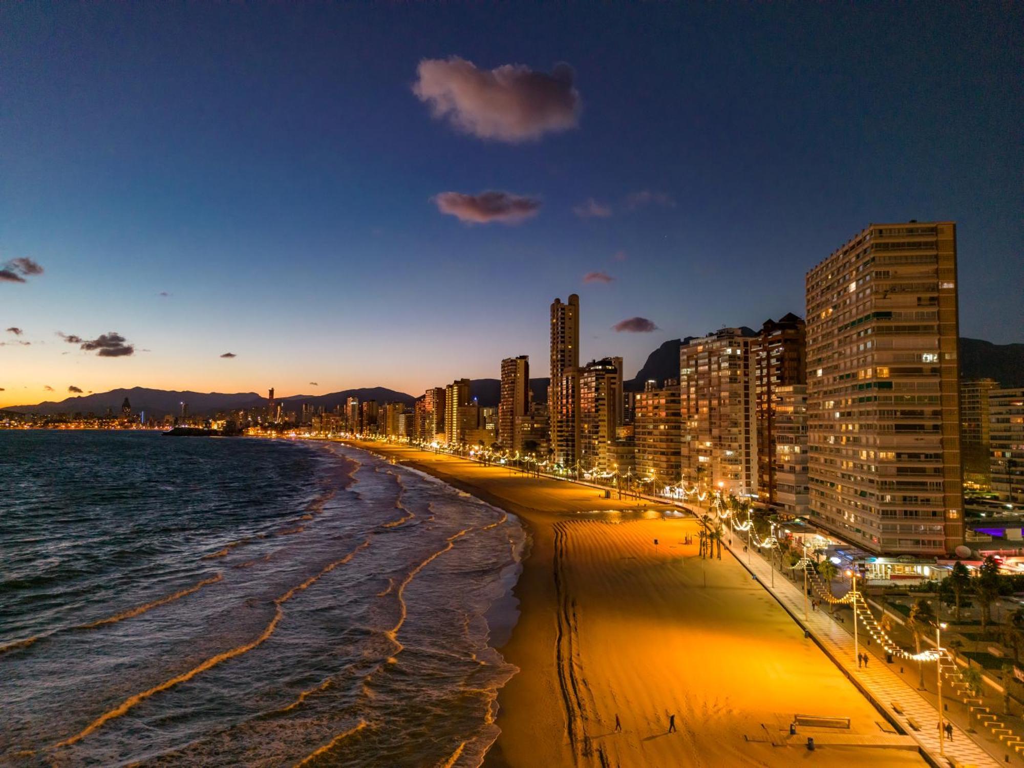 Three Bedrooms Apart In Benidorm Near Beach And Strip Exterior photo