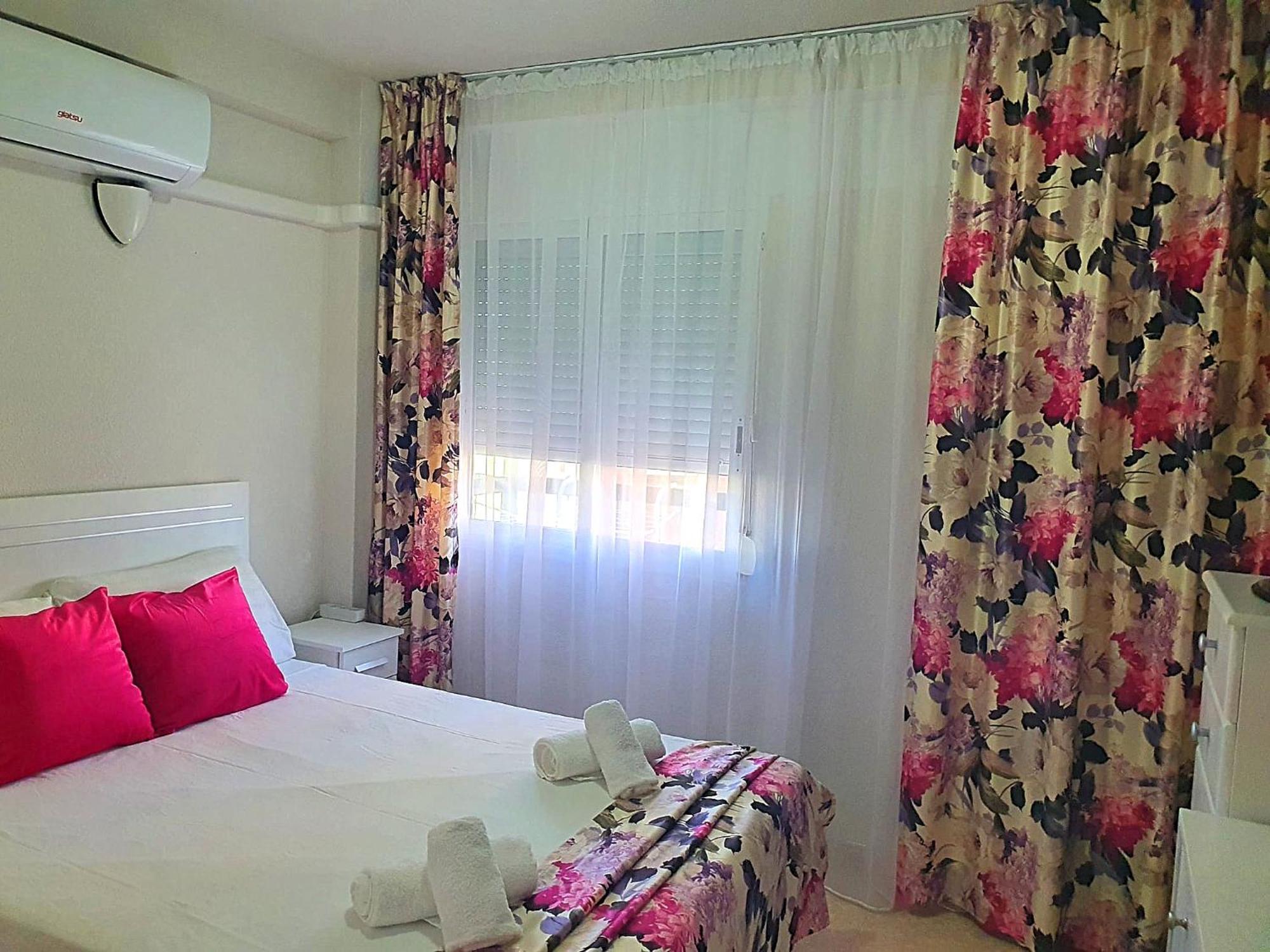 Three Bedrooms Apart In Benidorm Near Beach And Strip Exterior photo